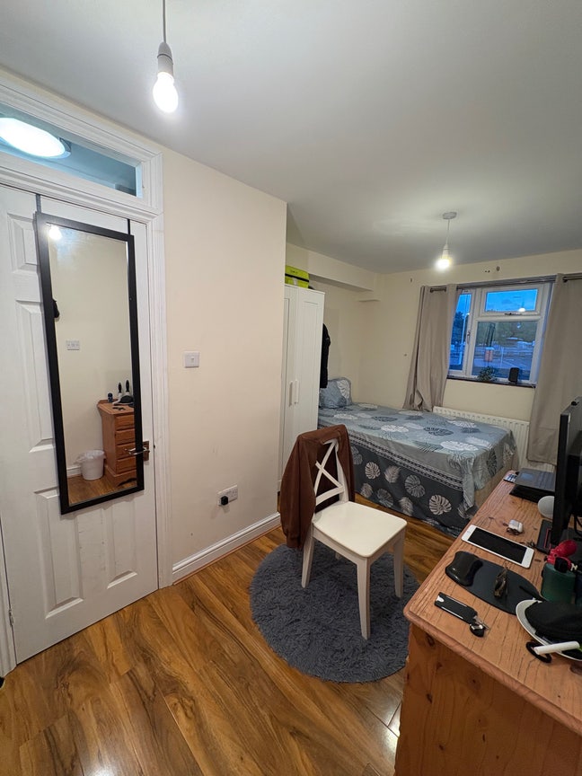 En-Suite Near Isle of Dogs Main Photo