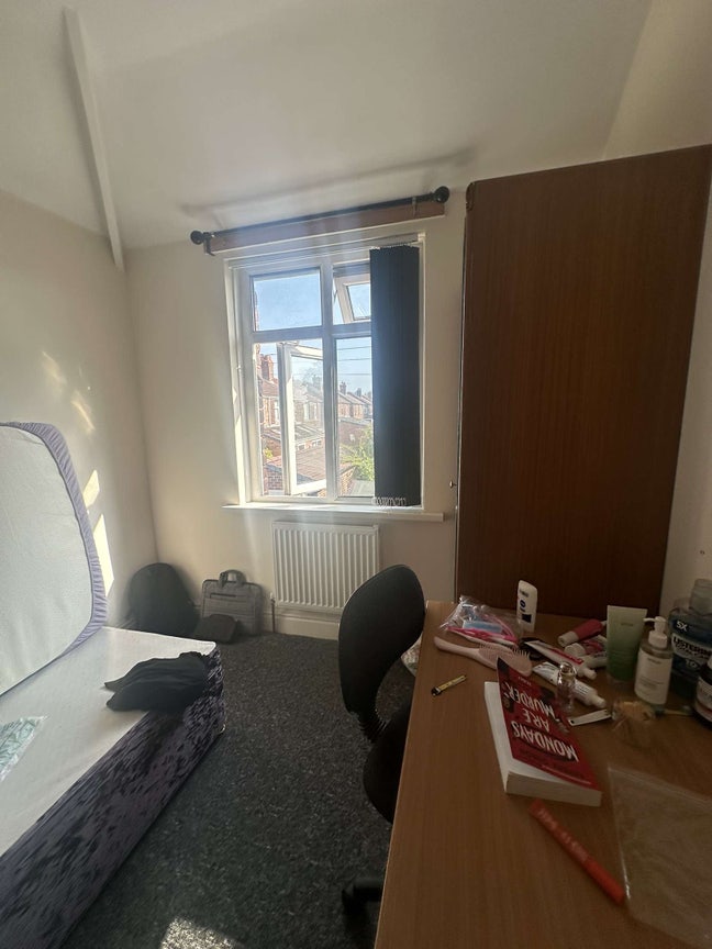 Room Available Main Photo