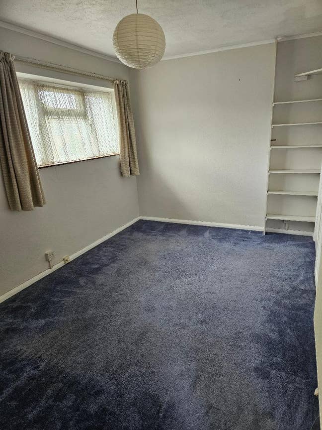 Double & Single Rooms Available in Borehamwood Main Photo