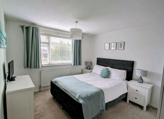 Double room with king size bed, own bathroom Main Photo