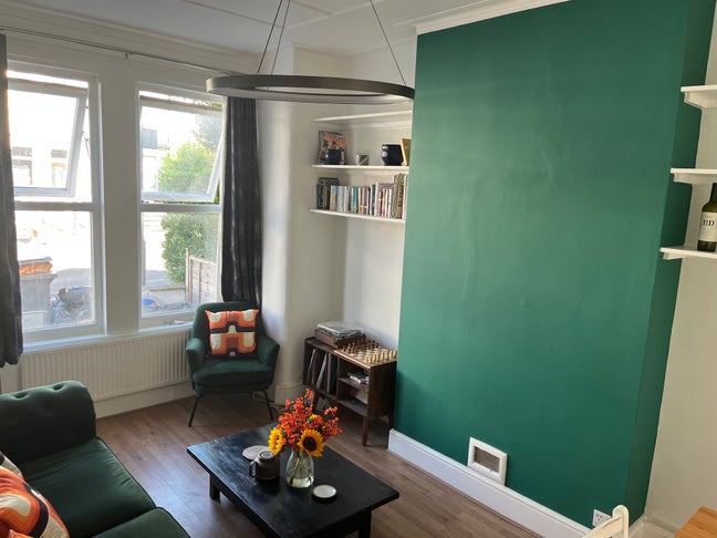 Gorgeous Double Bedroom with Garden Main Photo