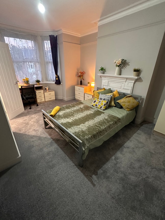 Ensuite double Room Chatham Main Photo