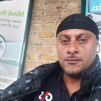 Professional Male seeks a single or double room Main Photo