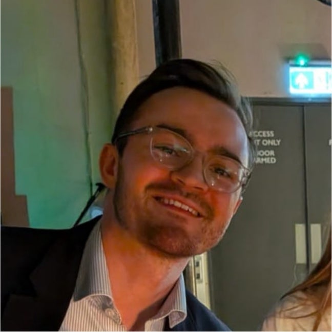 Friendly Civil Servant looking for Zone 2 Flat Main Photo