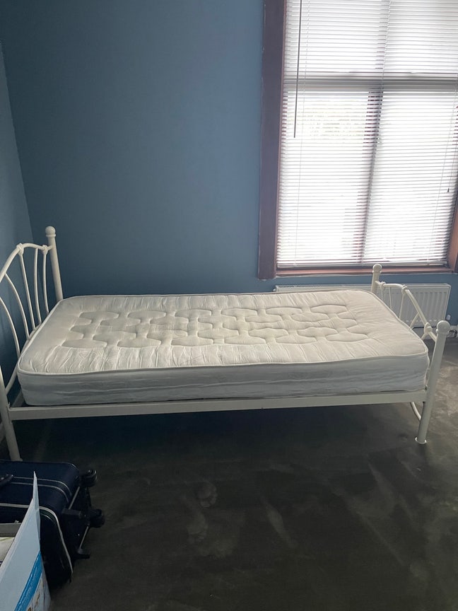 Spare room Main Photo