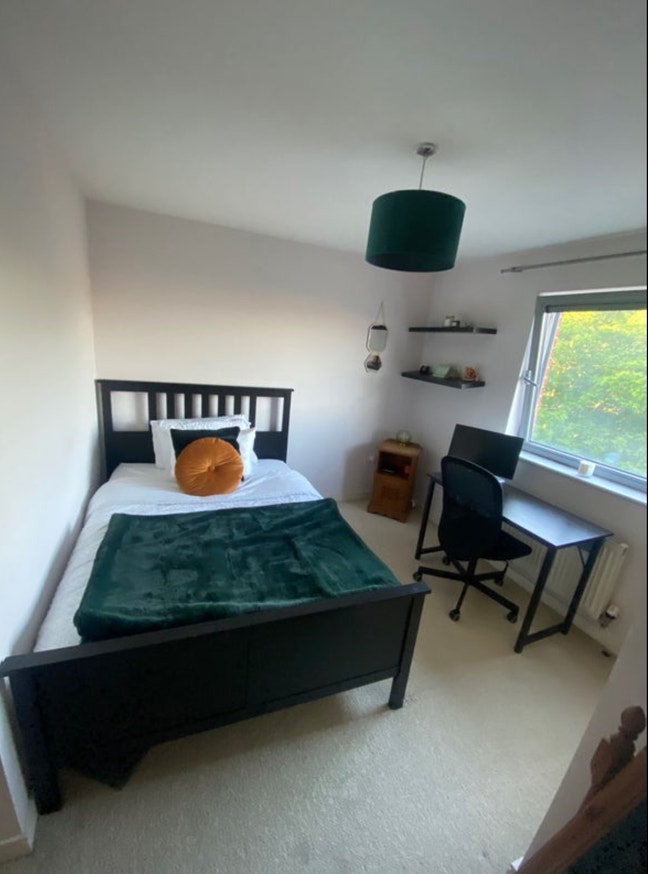 Lovely double with ensuite in Highbury Main Photo