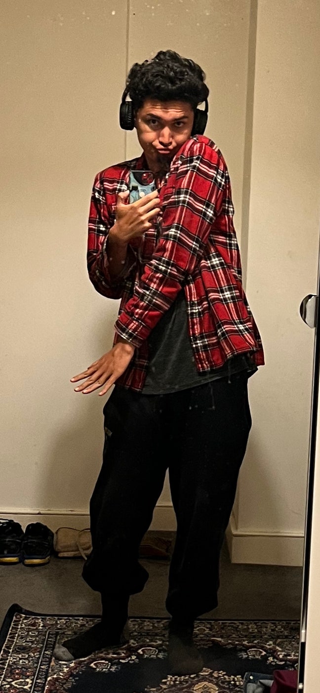 26 year old person looking for a room Main Photo