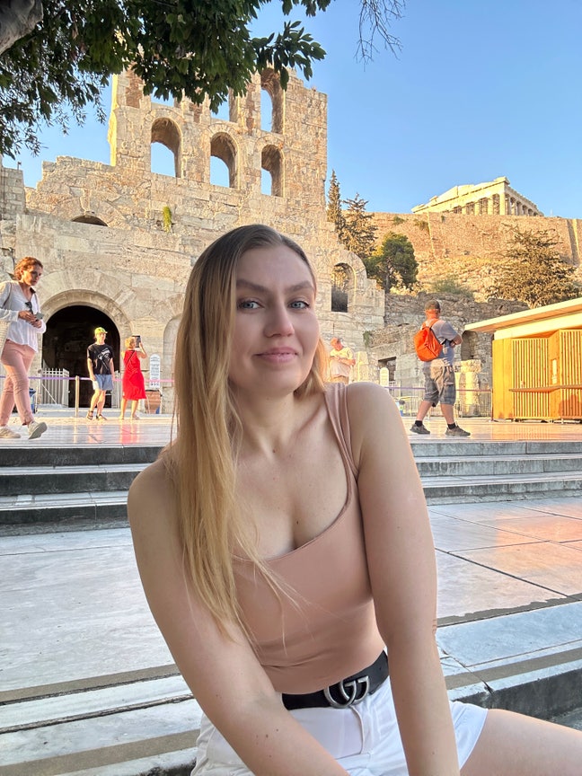 Professional Female seeks a single or double room Main Photo