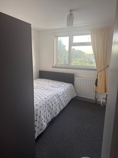 London Flat Near Tube  Main Photo