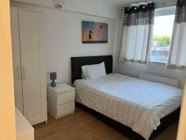 5 rooms house with 3 bathrooms. 5 mint station  Main Photo