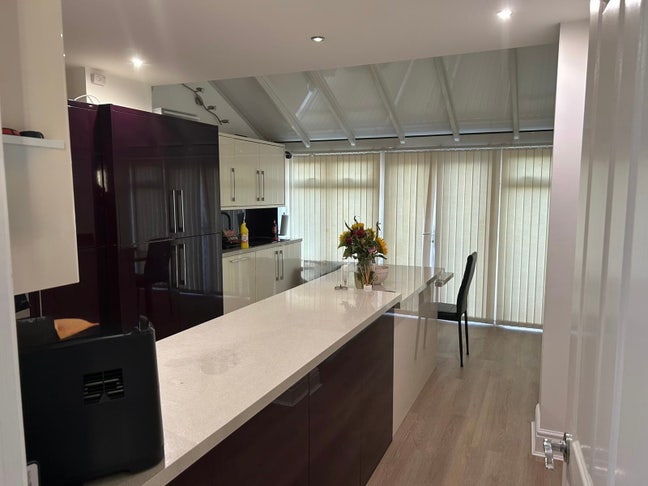 Large double room  Main Photo