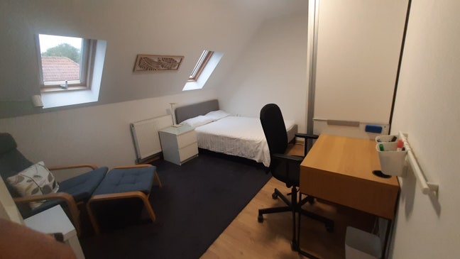 Lovely, bright, comfortable, room  Main Photo