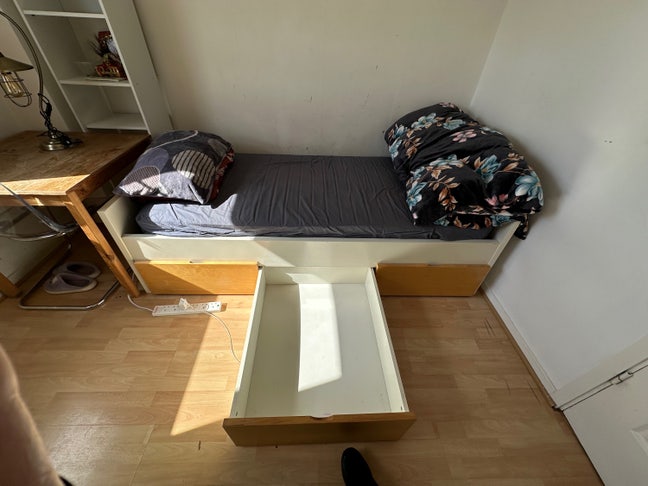Room for rent  Main Photo