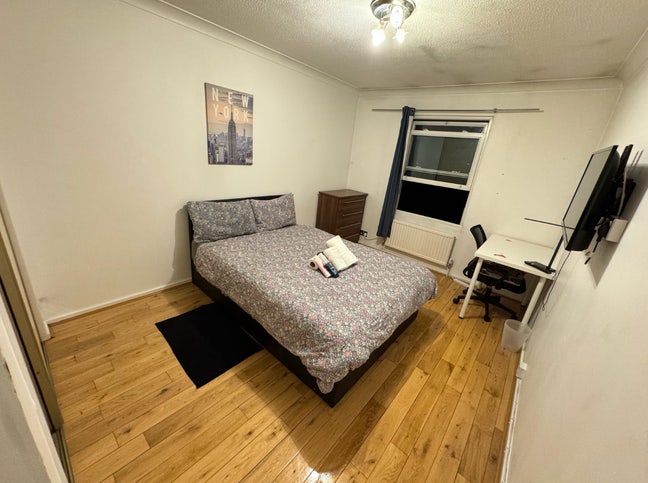 2 Big Rooms with Tv in Wimbledon Main Photo