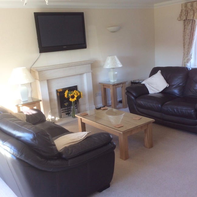 Double Bedroom with En-suite in a great location  Main Photo
