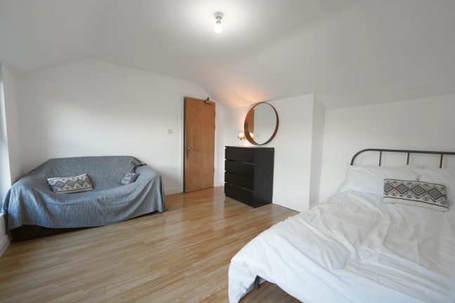 Large Master Room near Liverpool Street Main Photo