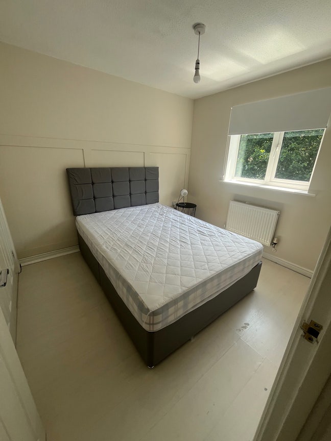 2 double rooms to rent in 2 bed house  Main Photo
