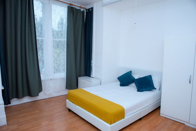 🏡 Spacious 3-Bedroom Flat  Main Photo