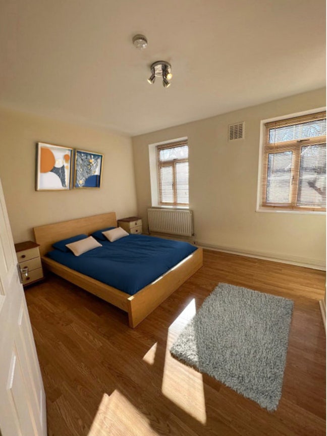 3 Double rooms in Clapham North (couple welcome)  Main Photo