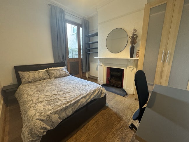 Ensuite, Private Patio, Bills Inc, Great Location Main Photo