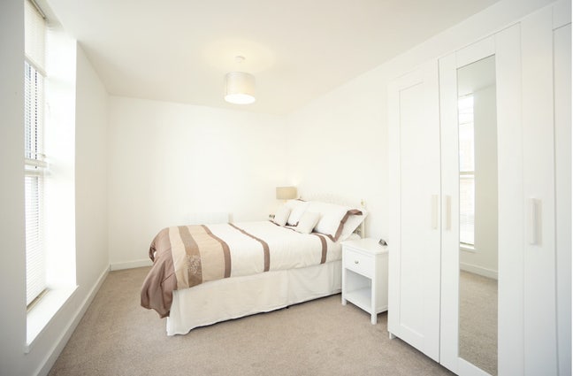 Spacious One Bedroom Apartment- All Bills Included Main Photo
