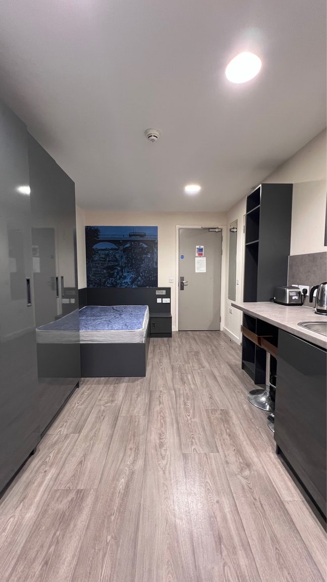 Studio Room Available - Oxford House Student Accom Main Photo