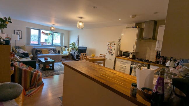2 rooms available in lovely sociable BS2 flatshare Main Photo