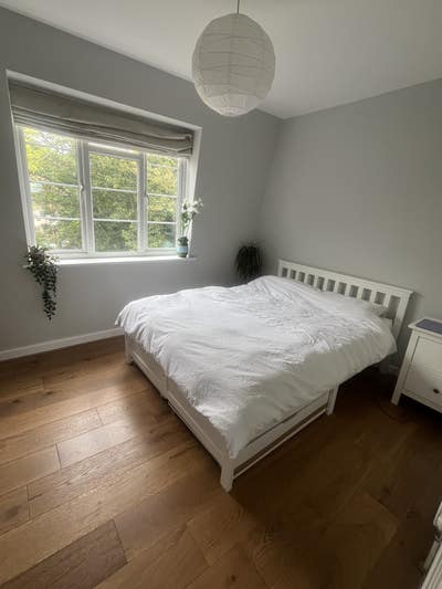 Beautiful double room close to river in Twickenham Main Photo