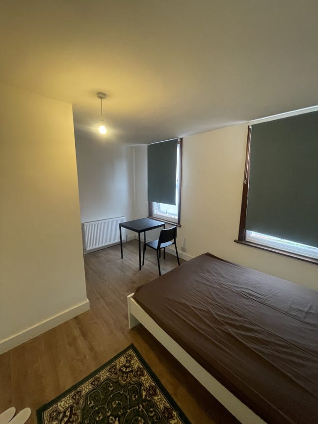 En-Suite Cannon Street Road, E1  Main Photo