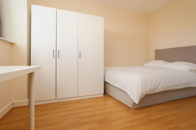 3-Bed, 2-Bath Flat | UEL Minutes Away Main Photo