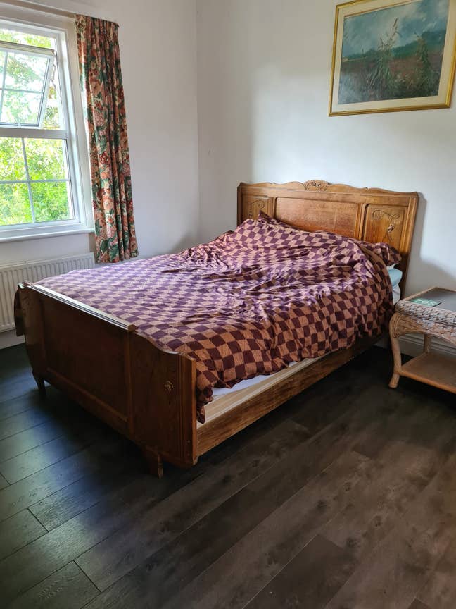 Double Room Available in Lingfield  Main Photo