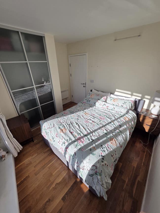 Double bedroom/ private bathroom/ rooftop terrace Main Photo