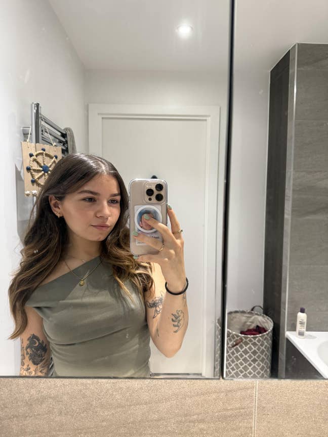 Looking for flat mate/buddy up Main Photo