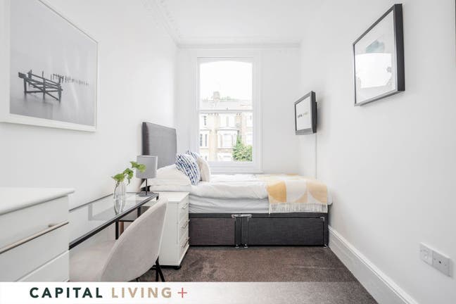 Double room located 5min walk from Clapham North S Main Photo