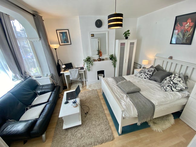 Bright, Spacious  Double Room  in Tooting Bec Main Photo