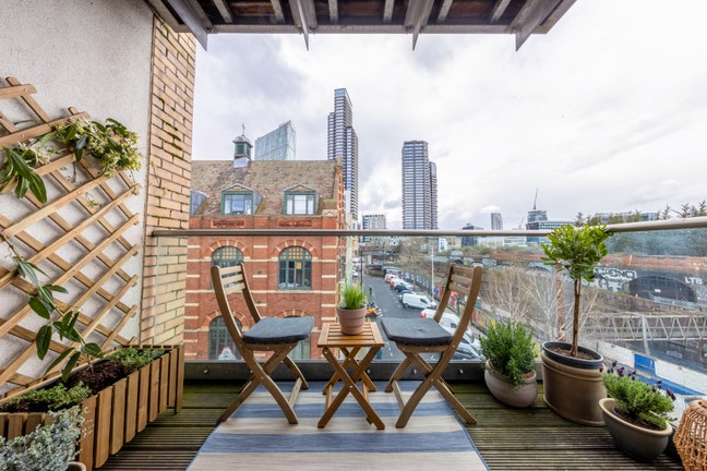 Shoreditch High Street 2Bed 2Bath Skyline Views  Main Photo