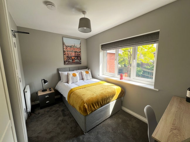 Stunning Professional House Share Main Photo