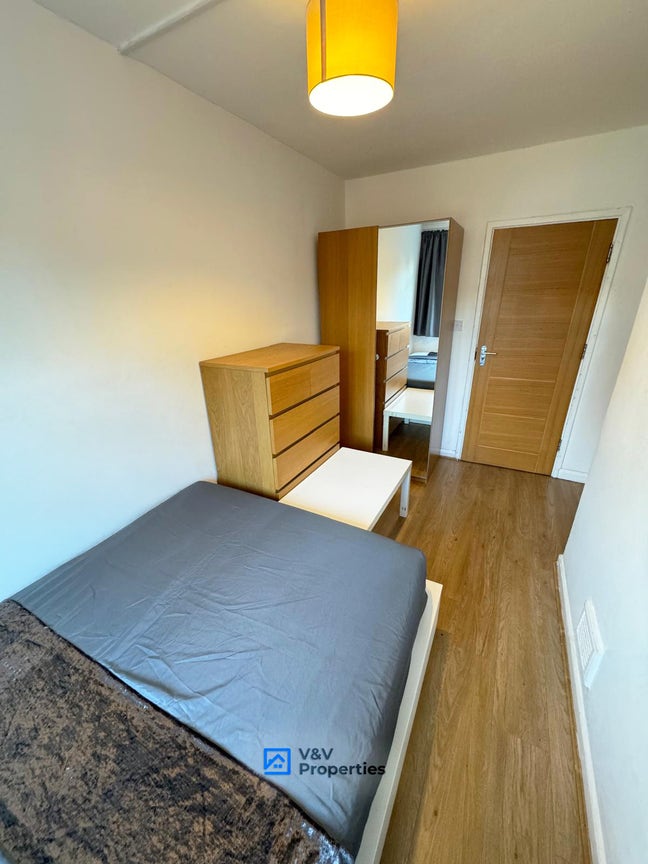 🎀Girls Flat🎀  Cleaning Provided Once a Month Main Photo