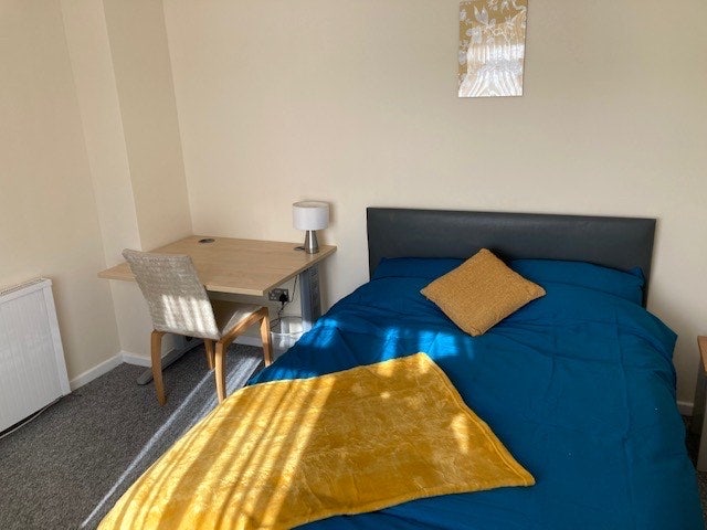 Large Rooms 🤩 Great Location 🤩 Main Photo