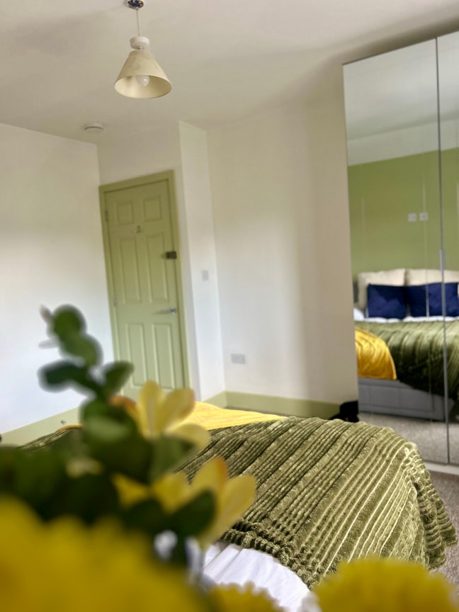 Modern Double Room with Ensuite, All Bills Include Main Photo