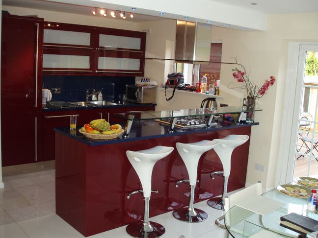 Spacious room in a modern house  Main Photo