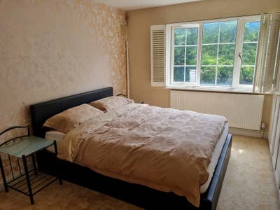 Spacious room in a modern house  Main Photo