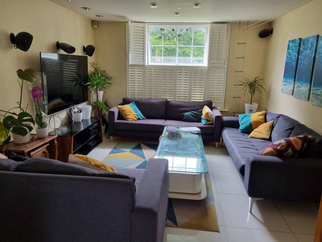 Spacious room in a modern house  Main Photo