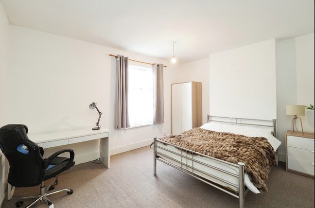 Stunning Queens Rd 4 Bed Main Photo