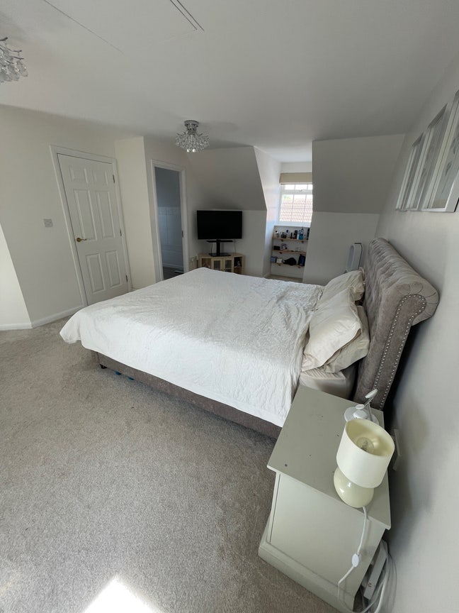 Stunning extra large double room with en-suite Main Photo