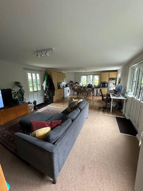 Leatherhead Homeshare £435 p/m Main Photo