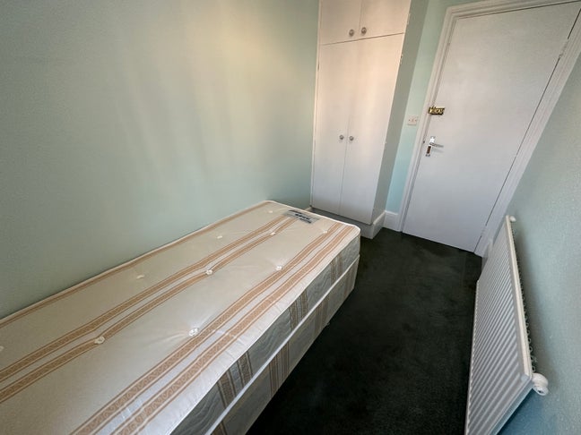 Cozy Single Room 5 Minutes from Jubilee Line Main Photo