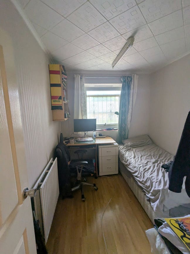 Single  room with Desk  Main Photo