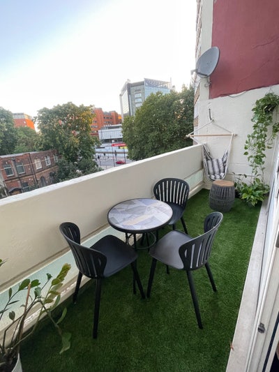 Spacious room with London eye & City view/Waterloo Main Photo