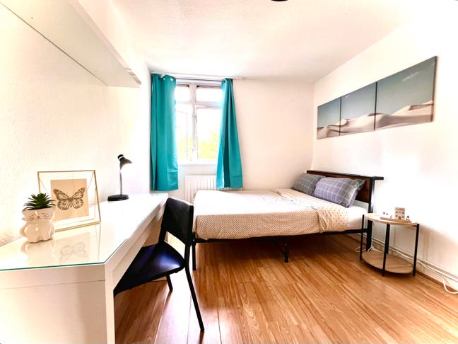 Brand New Double Room in E1  Main Photo
